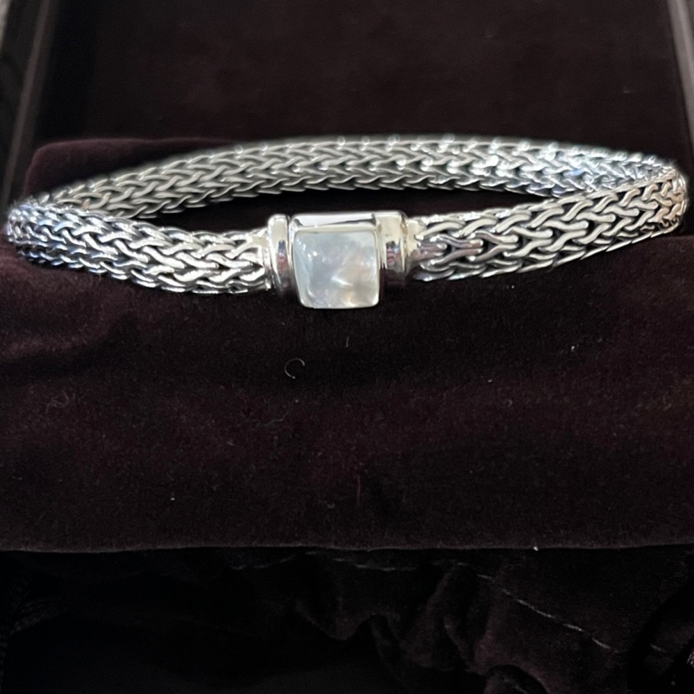 ✨ Sterling Silver & Mother of Pearl Bracelet – New ✨